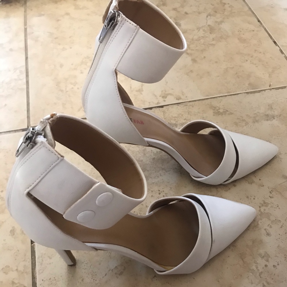 ⭐️⭐️4 for $15 plus $4.99 shipping ⭐️ Just Fab